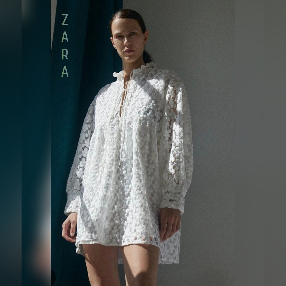 Zara Textured White Floral Lace Mini Dress Size M